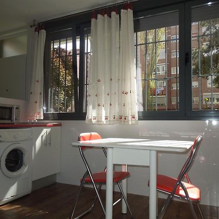 Apartamento Cuatro Torres Madrid Esterno foto