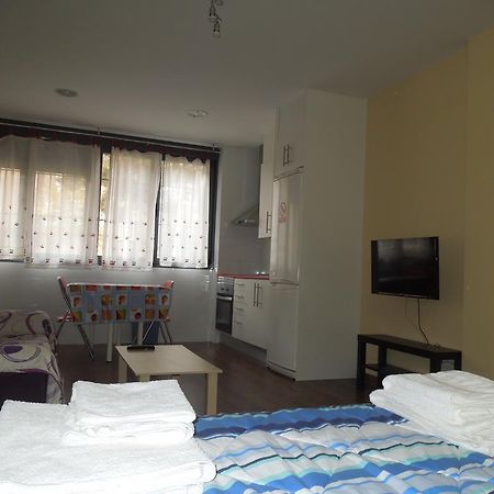 Apartamento Cuatro Torres Madrid Esterno foto