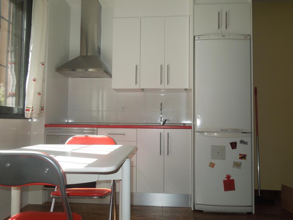 Apartamento Cuatro Torres Madrid Esterno foto